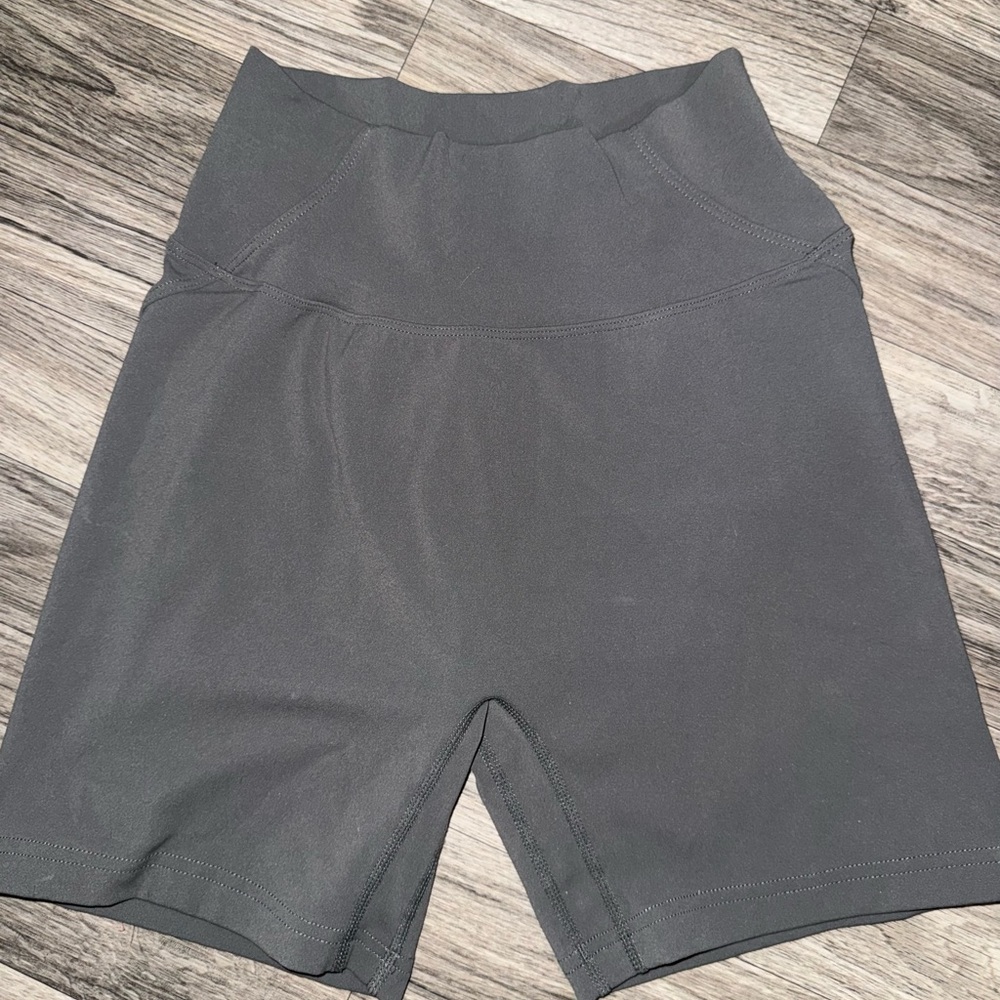 Alphalete Aura Short 5" - Pewter